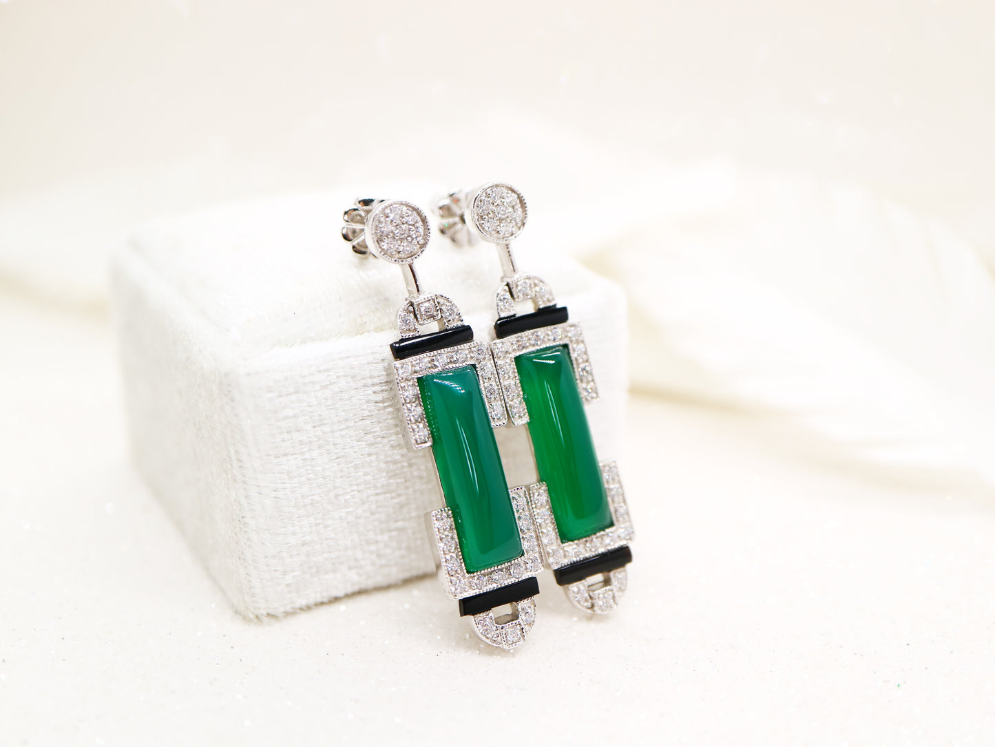 Art deco earrings in sterling silver, green agate and black onyx