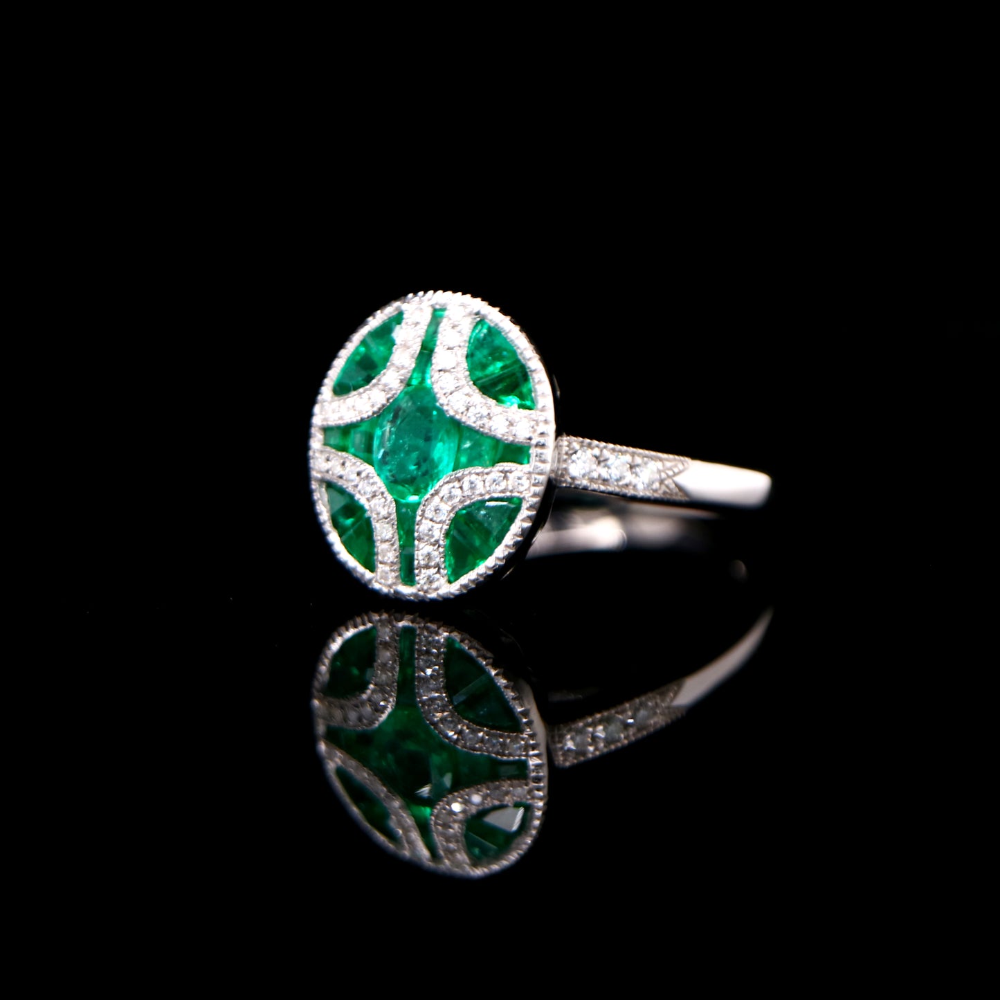 Art Deco natural emerald and diamond ring in white gold or silver