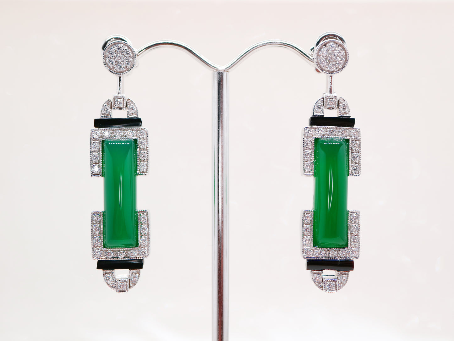 Art deco earrings in sterling silver, green agate and black onyx