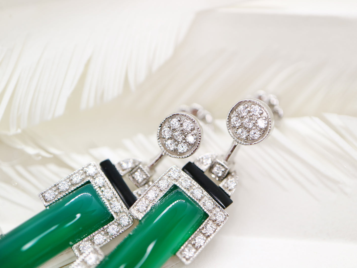 Art deco earrings in sterling silver, green agate and black onyx